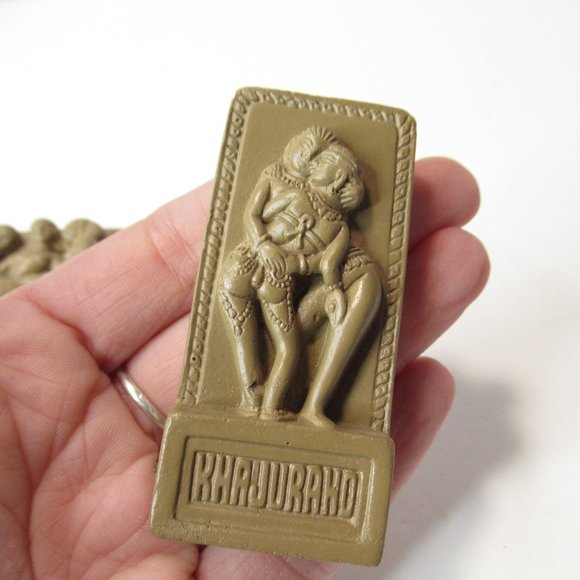 Vintage Khajuraho plaster tiles - Picture 5 of 15